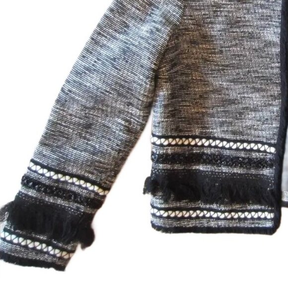 H&M Black White Tweed Open Front Collarless Short Jacket Fringe Accents Sz 8 NEW - Picture 2 of 6